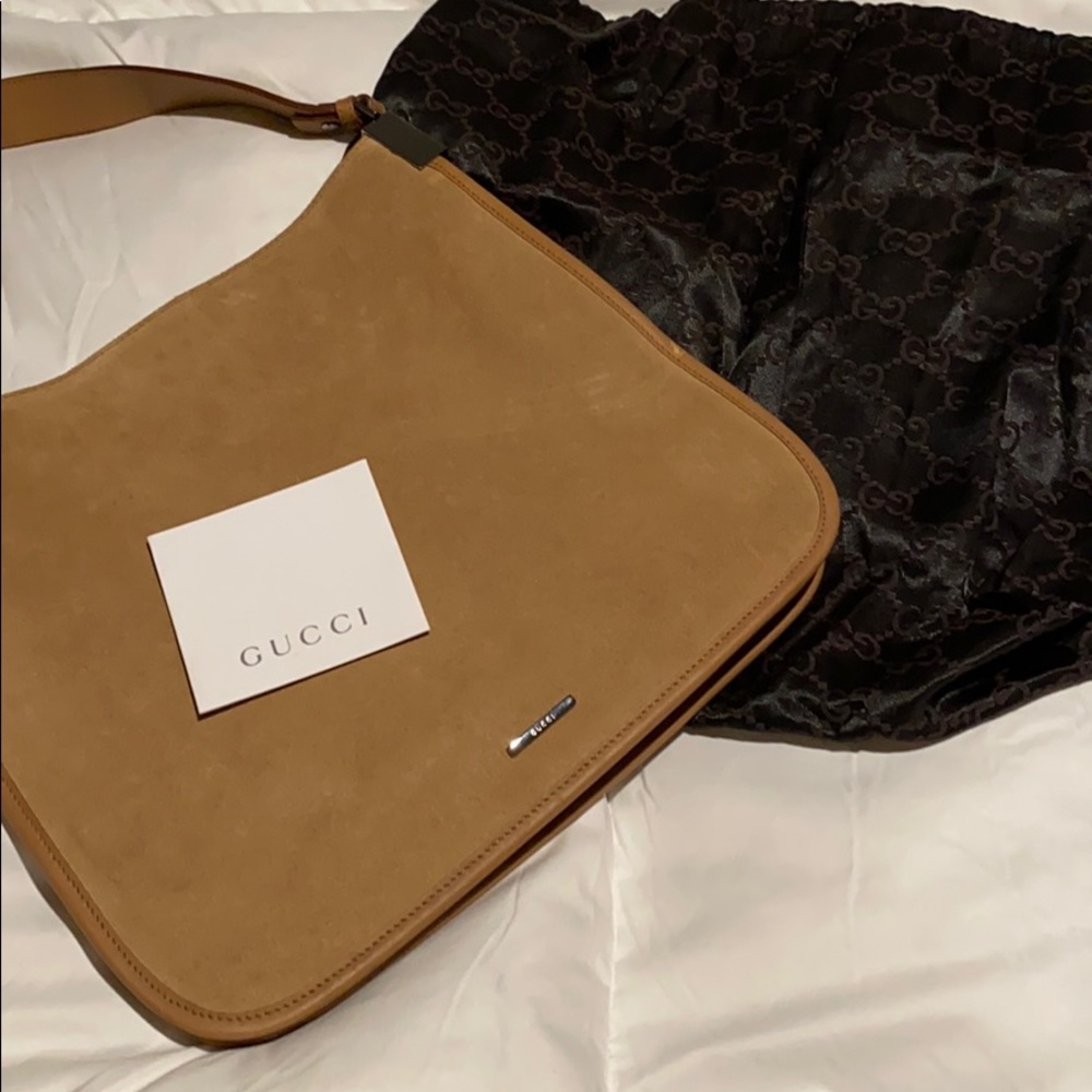 Authentic Gucci shoulder bag.
